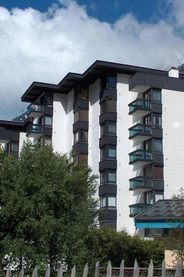 Apartment L'Aiguille Du Midi-2 By Interhome Chamonix