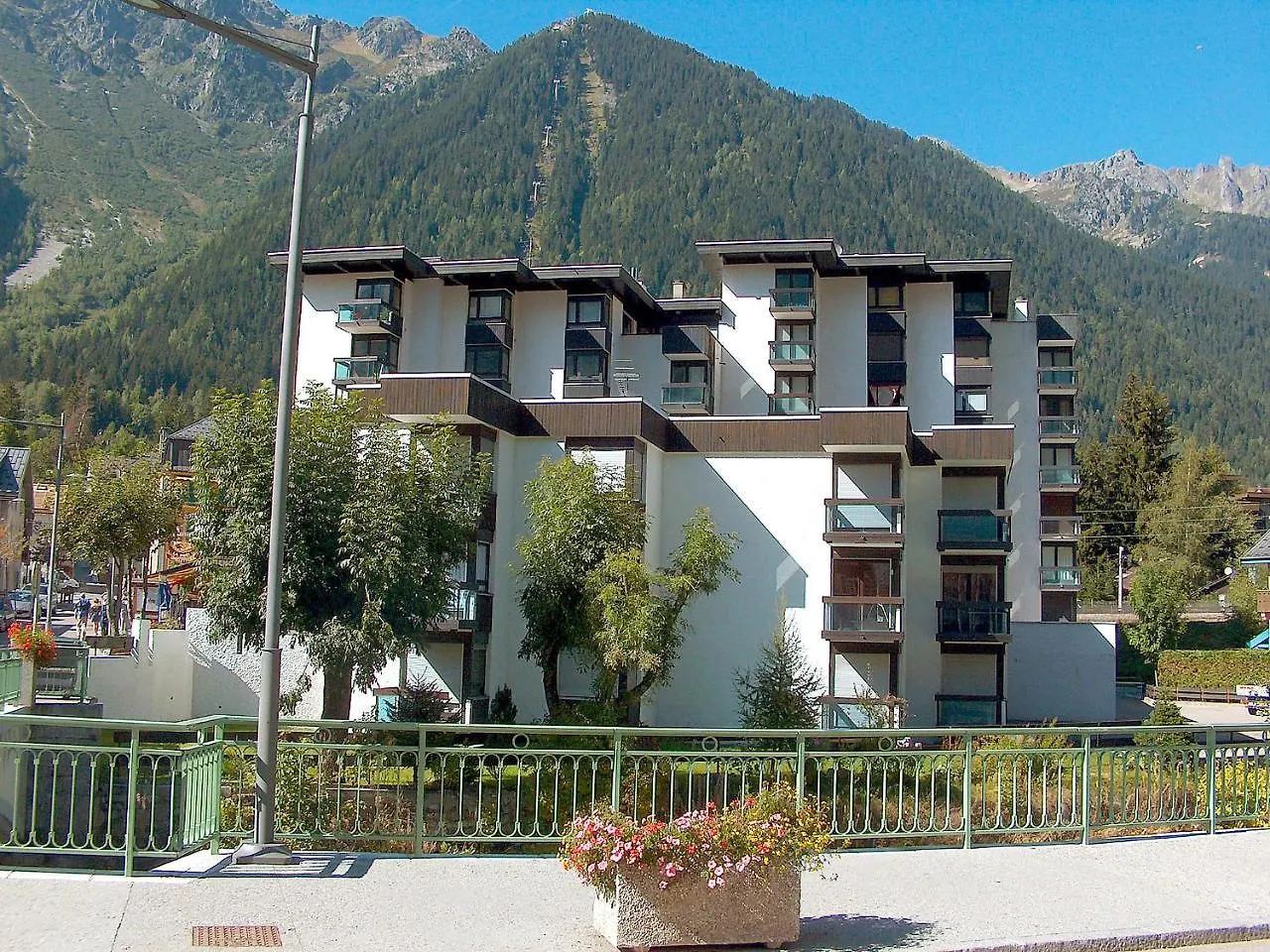 Apartment L'Aiguille Du Midi-2 By Interhome Chamonix